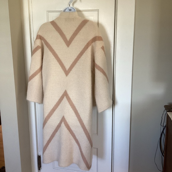 Steve Madden oversized drop shoulder 3/4 sleeve soft coat sweater tan cream - Picture 6 of 14